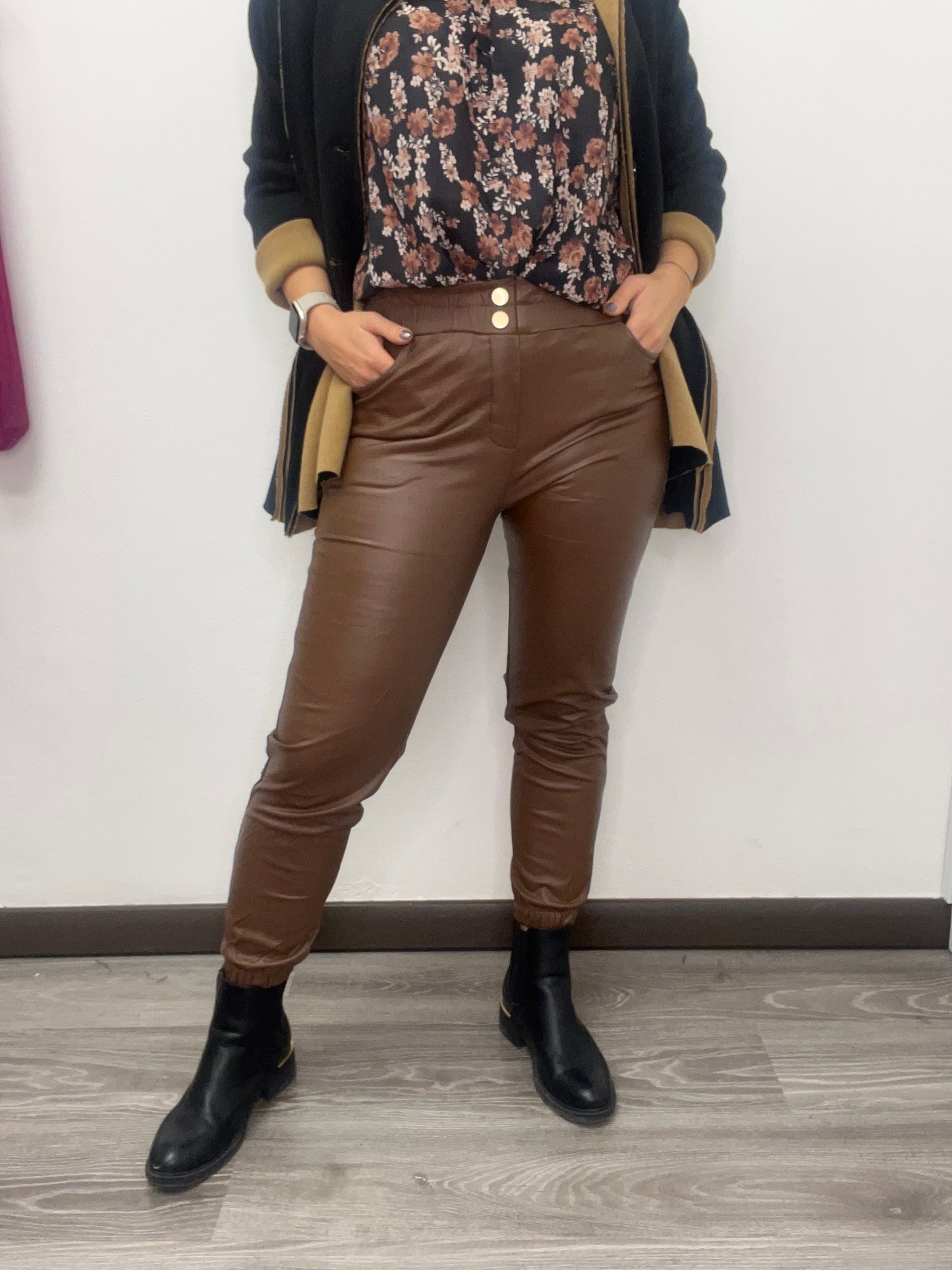 Jogger ecopelle bottoni - abbigliamento - Stilosa