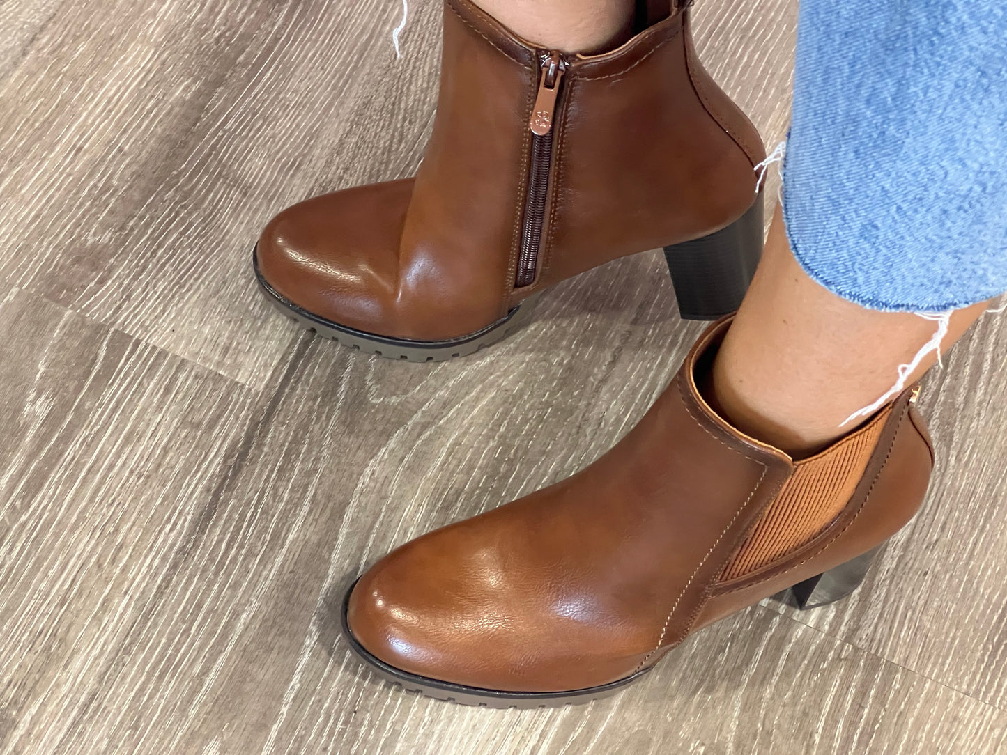 Tronchetto tacco grosso rigato - Scarpe - Stilosa