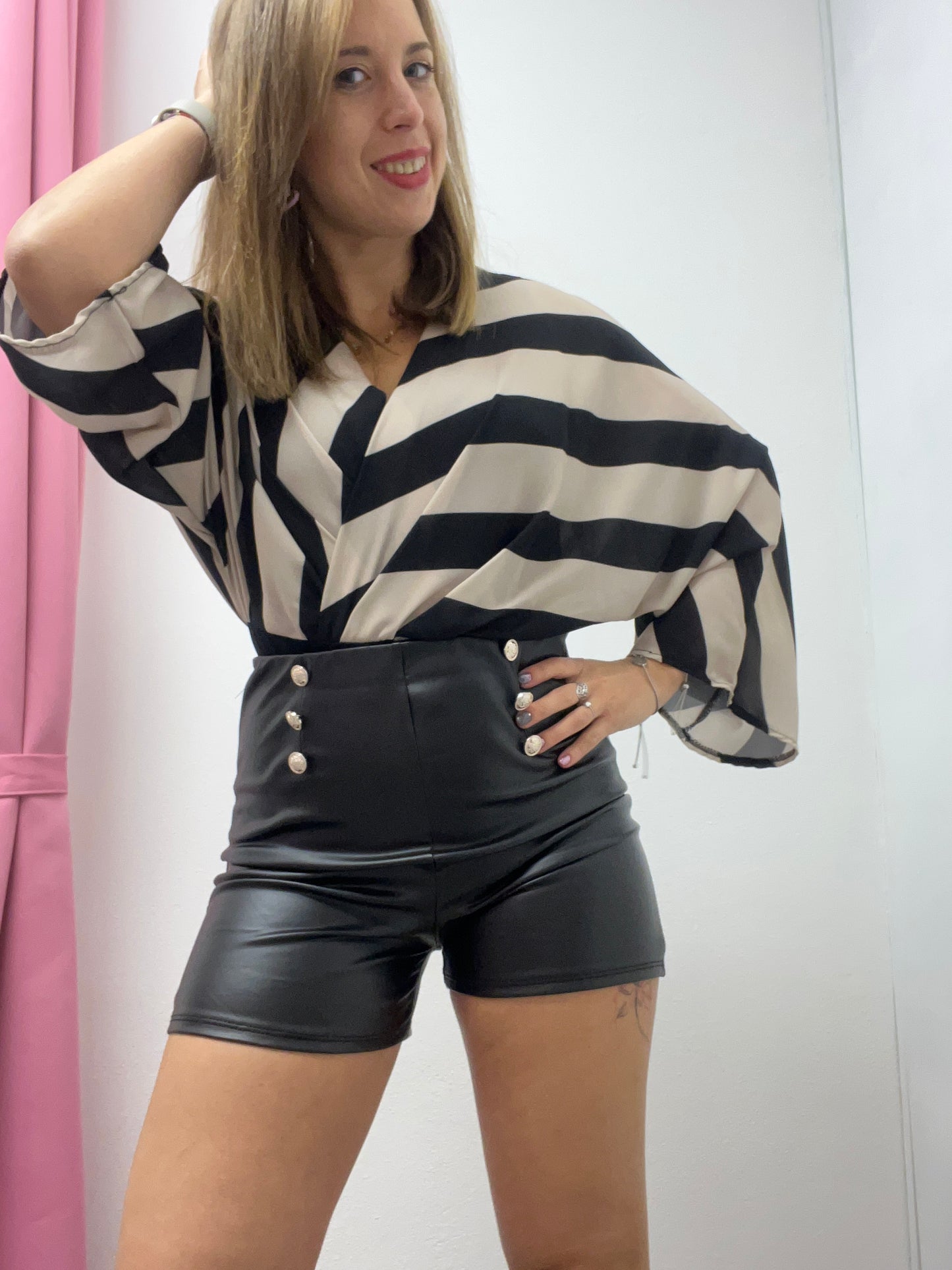 Short ecopelle bottoni - abbigliamento - Stilosa