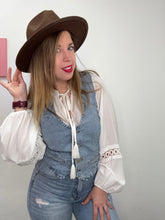 Carica l'immagine nel visualizzatore di Gallery, Gilet corto denim - abbigliamento - Stilosa
