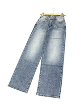 Carica l'immagine nel visualizzatore di Gallery, Jeans palazzo strass curvy - abbigliamento - Stilosa
