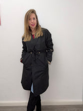 Carica l'immagine nel visualizzatore di Gallery, Trench lungo nero interno maculato - abbigliamento - Stilosa
