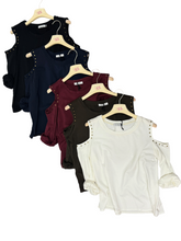 Carica l'immagine nel visualizzatore di Gallery, Maglia spalla scoperta borchie - abbigliamento - Stilosa
