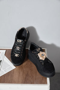Sneakers con charms oro - Scarpe - Stilosa