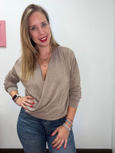 Carica l&#39;immagine nel visualizzatore di Gallery, Maglia incrocio lurex  curvy - abbigliamento - Jiveley
