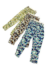 Carica l&#39;immagine nel visualizzatore di Gallery, Panta tuta fantasia fiori astratti - abbigliamento - Stilosa
