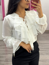 Carica l'immagine nel visualizzatore di Gallery, Blusa con volant al collo - abbigliamento - Artigli
