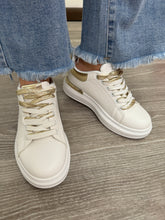 Carica l&#39;immagine nel visualizzatore di Gallery, Sneakers lacci irridescenti - Scarpe - Stilosa
