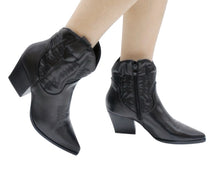Carica l&#39;immagine nel visualizzatore di Gallery, Camperos basso ricami 656 - Scarpe - Stilosa
