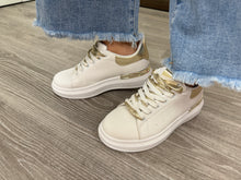 Carica l&#39;immagine nel visualizzatore di Gallery, Sneakers lacci irridescenti - Scarpe - Stilosa
