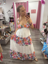 Carica l'immagine nel visualizzatore di Gallery, Abito lungo bianco e fiori - abbigliamento - Stilosa
