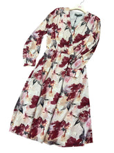 Carica l&#39;immagine nel visualizzatore di Gallery, Abito midi fantasia fiorita - abbigliamento - Jiveley
