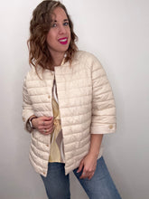 Carica l'immagine nel visualizzatore di Gallery, Piumino con maniche 3/4 - abbigliamento - Artigli

