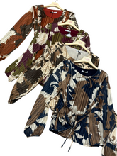 Carica l'immagine nel visualizzatore di Gallery, Blusa fantasia e laccio - abbigliamento - Stilosa
