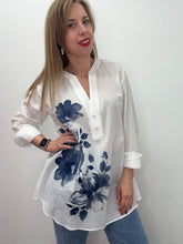 Carica l&#39;immagine nel visualizzatore di Gallery, Blusa scollo V e stampa - abbigliamento - Jiveley
