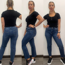 Carica l&#39;immagine nel visualizzatore di Gallery, Jeans sfrangiato curvy MOM - abbigliamento - Stilosa
