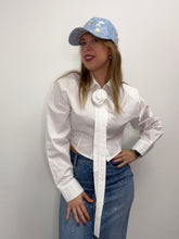 Carica l&#39;immagine nel visualizzatore di Gallery, Camicia corta con spilla - abbigliamento - Stilosa
