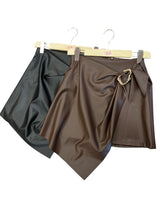 Carica l&#39;immagine nel visualizzatore di Gallery, Gonna trapezio ecopelle - abbigliamento - Stilosa
