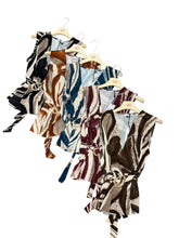 Carica l&#39;immagine nel visualizzatore di Gallery, Canotta con cintura e dettaglio oro - abbigliamento - Stilosa
