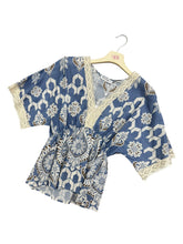 Carica l'immagine nel visualizzatore di Gallery, Blusa fantasia manica kimono - abbigliamento - Artigli

