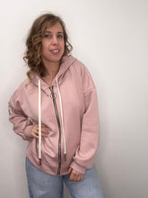 Carica l'immagine nel visualizzatore di Gallery, Felpa zip con ciondolo - abbigliamento - Stilosa

