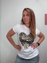 Carica l'immagine nel visualizzatore di Gallery, T-shirt cuore maculato oro - abbigliamento - Stilosa
