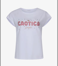 Carica l'immagine nel visualizzatore di Gallery, T-shirt scritta CAOTICA - abbigliamento - Artigli
