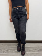 Carica l&#39;immagine nel visualizzatore di Gallery, Jeans MOM strass 767 - JEANS - Stilosa
