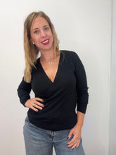 Carica l&#39;immagine nel visualizzatore di Gallery, Maglia stretch con scollatura ad incrocio - abbigliamento - Stilosa
