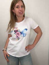 Carica l&#39;immagine nel visualizzatore di Gallery, T-shirt farfalla fiorita - abbigliamento - Stilosa
