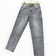 Carica l'immagine nel visualizzatore di Gallery, Jeans MOM fit grey 263 - abbigliamento - Stilosa
