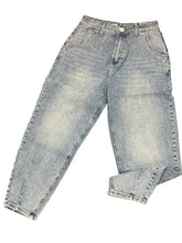Carica l'immagine nel visualizzatore di Gallery, Jeans BALOON strass curvy - abbigliamento - Stilosa
