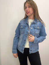 Carica l&#39;immagine nel visualizzatore di Gallery, Giacca jeans curvy - abbigliamento - Stilosa
