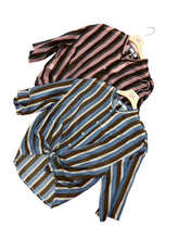 Carica l'immagine nel visualizzatore di Gallery, Camicia rigata verticalmente - abbigliamento - Stilosa
