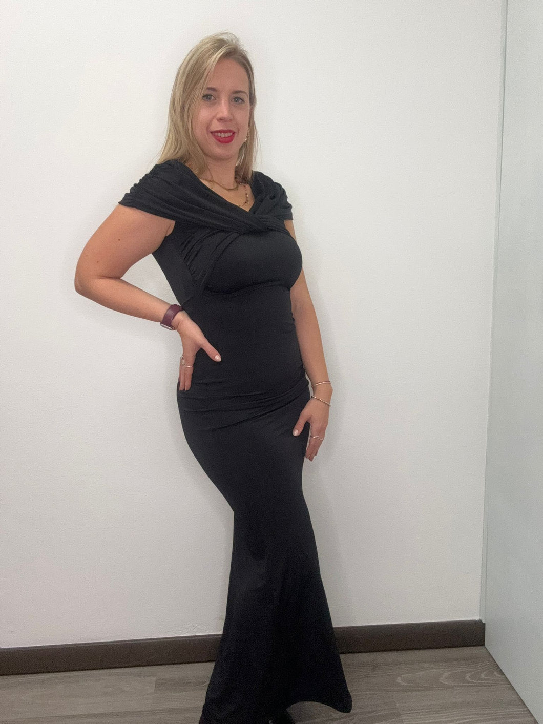 Abito nero con mantella - abbigliamento - Stilosa