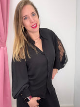 Carica l'immagine nel visualizzatore di Gallery, Camicia con inserto in pizzo - abbigliamento - Artigli
