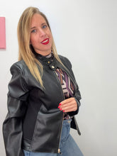 Carica l&#39;immagine nel visualizzatore di Gallery, Giacca ecopelle curvy - abbigliamento - Jiveley
