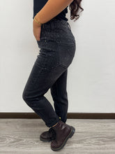 Carica l&#39;immagine nel visualizzatore di Gallery, Jeans MOM strass 767 - JEANS - Stilosa
