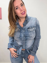 Carica l'immagine nel visualizzatore di Gallery, Camicia jeans strass centrali - abbigliamento - Stilosa
