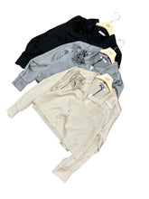 Carica l&#39;immagine nel visualizzatore di Gallery, Camicia corta raso con fiori - abbigliamento - Stilosa
