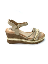 Carica l'immagine nel visualizzatore di Gallery, Zeppa con intrecci e strass - Scarpe -
