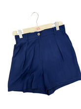 Carica l'immagine nel visualizzatore di Gallery, Shorts con piegoni - abbigliamento - Artigli
