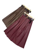 Carica l&#39;immagine nel visualizzatore di Gallery, Gonna midi a ruota in ecopelle - abbigliamento - Stilosa
