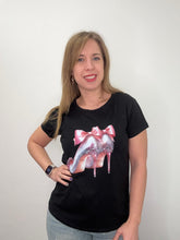 Carica l&#39;immagine nel visualizzatore di Gallery, T-shirt tacchi - abbigliamento - Stilosa
