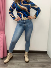 Carica l&#39;immagine nel visualizzatore di Gallery, Jeans chiaro skinny basic - abbigliamento - Stilosa
