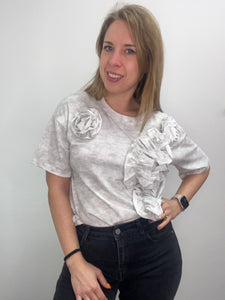 T-shirt slavata con ricamo - abbigliamento - Stilosa