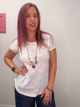 Carica l'immagine nel visualizzatore di Gallery, Maglia traforata con collana - abbigliamento - Stilosa
