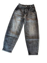 Carica l'immagine nel visualizzatore di Gallery, Jeans baloon nero slavato 1662 - abbigliamento - Stilosa
