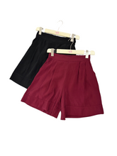 Carica l'immagine nel visualizzatore di Gallery, Shorts tessuto con piegone - abbigliamento - Stilosa
