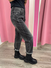 Carica l'immagine nel visualizzatore di Gallery, Jeans nero con glitter 1661 - abbigliamento - Stilosa
